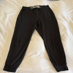 Vuori Performance Jogger in Charcoal Heather